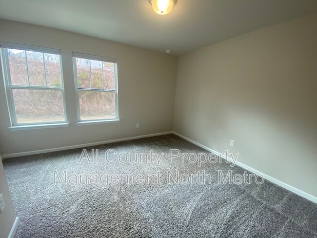 Building Photo - 168 Timberland Ave