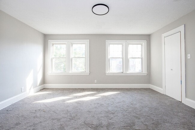 Building Photo - 3 BED 1 BATH BEAUTIFUL SINGLE HOME!