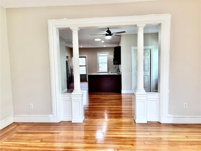 Building Photo - 41 Hudson St