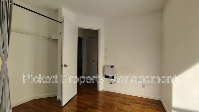 Building Photo - 1316 E Hope St