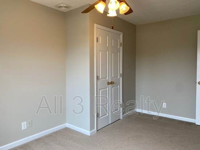 Building Photo - 349 Hambleton Ct
