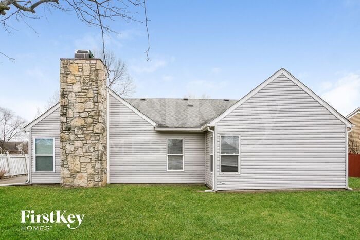 Building Photo - 6903 Hardwood Dr