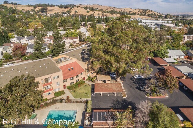 Building Photo - 1336 Boulevard Way