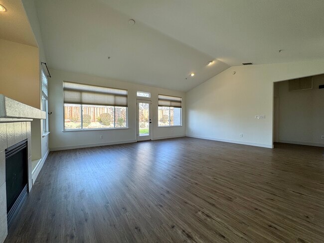 Building Photo - 5406 Martingale Ct