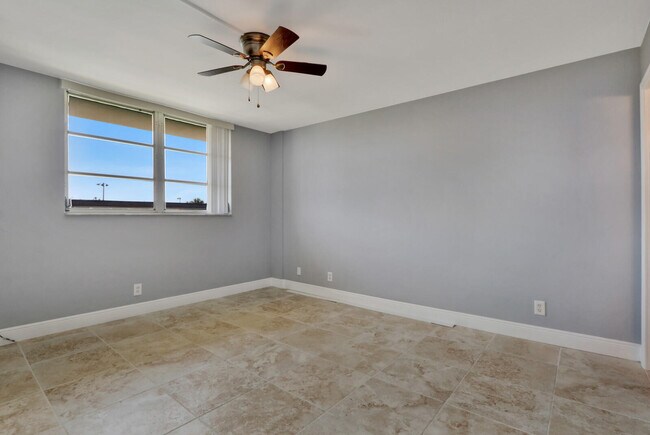 Building Photo - 4500 N Federal Hwy