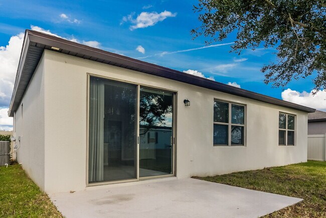 Building Photo - 1733 Cayman Cove Cir