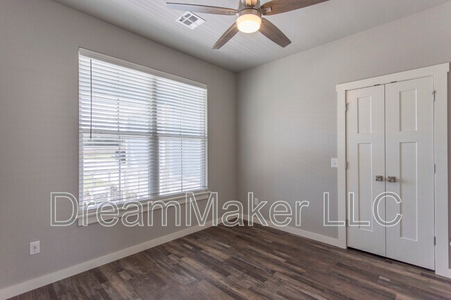 Building Photo - 3141 SE 35th St