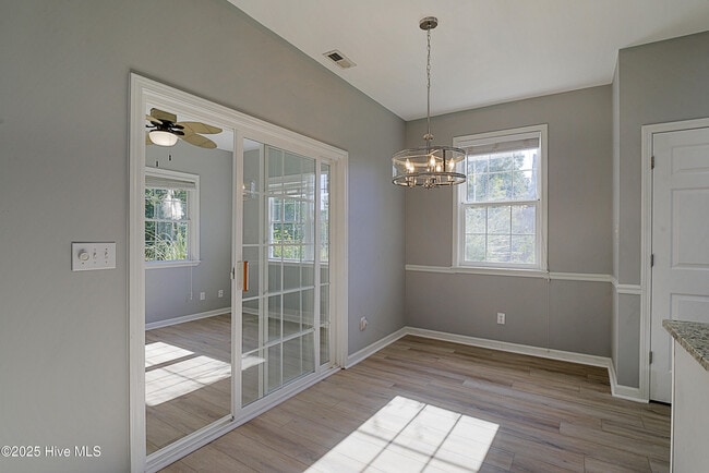 Building Photo - 8829 Lansdowne Dr NW