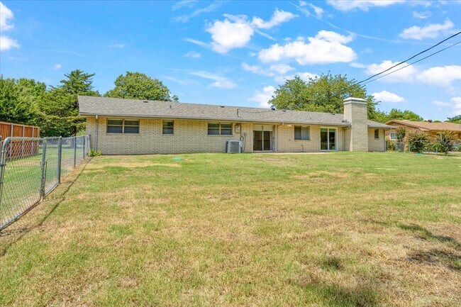 Building Photo - 152 Alta Vista St