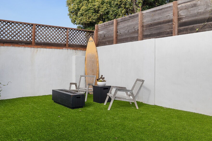 Building Photo - 236 Camellia Ln