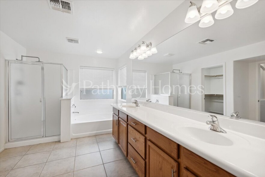 Building Photo - 17762 W Watson Ln