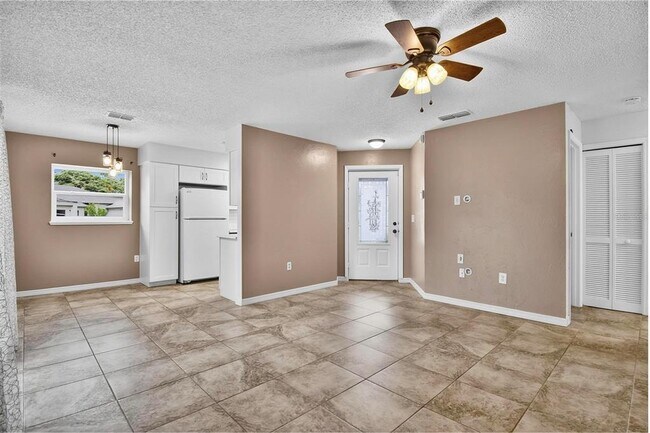 Building Photo - 73 Buttonworth Dr