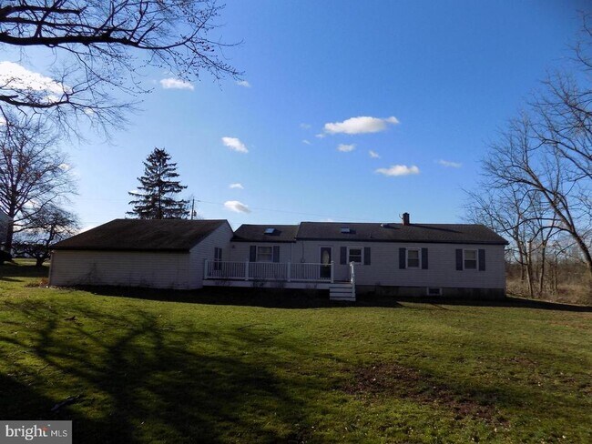 Building Photo - 3168 Middle Creek Rd