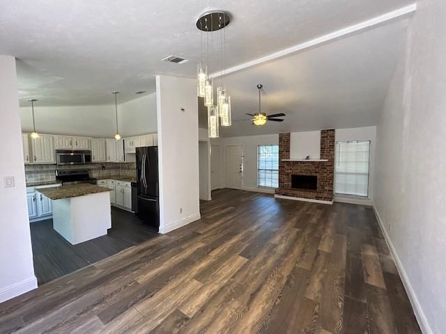 Building Photo - 6825 Anderson Dr