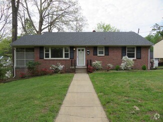 Building Photo - Colonial Heights