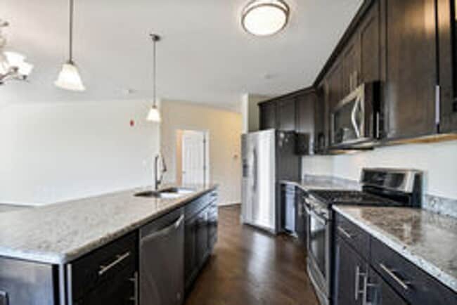 Building Photo - Spacious and Modern 2BR/2BA Condo in Norbeck Crossing