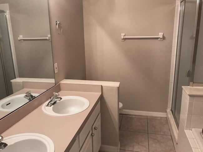 Building Photo - 13828 Guildhall Cir