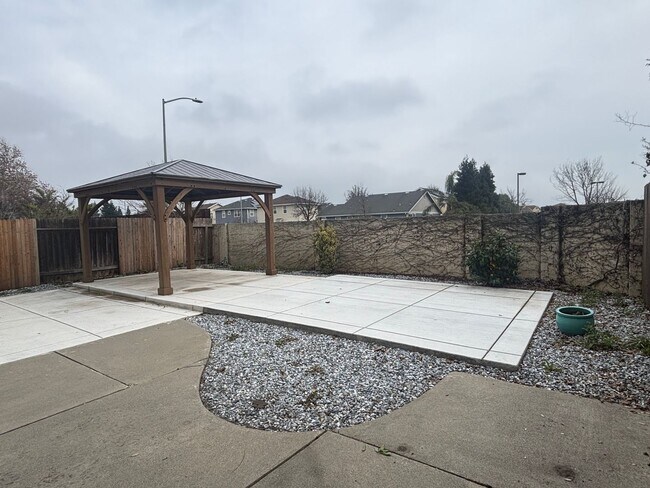 Building Photo - Beautiful 2-Story Home For Rent in Vacaville