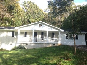 Building Photo - The Grand Avenue 4 Bedroom For Rent in Ellenwood
