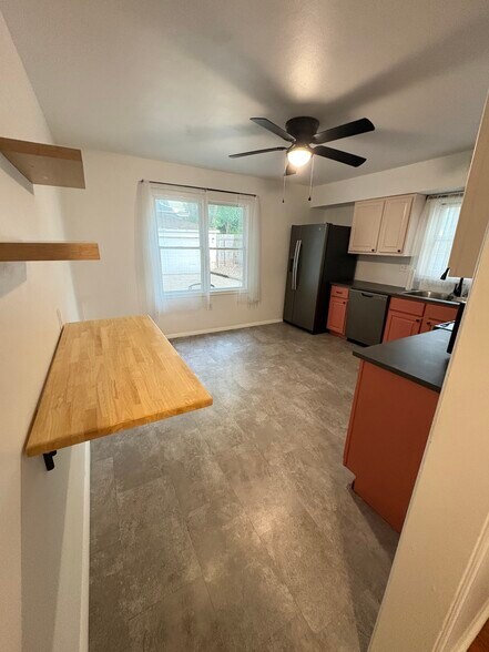Building Photo - 2528 N 60th St