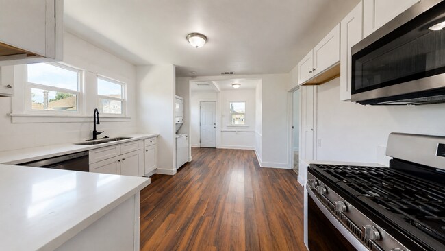 Building Photo - 1718 Fairmount Blvd