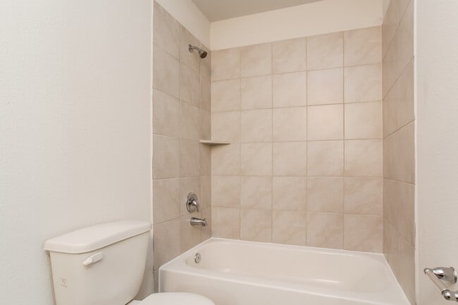 Building Photo - 305 Shelby Meadow Dr