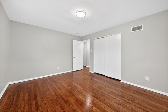 Building Photo - 9475 Yorktown Dr