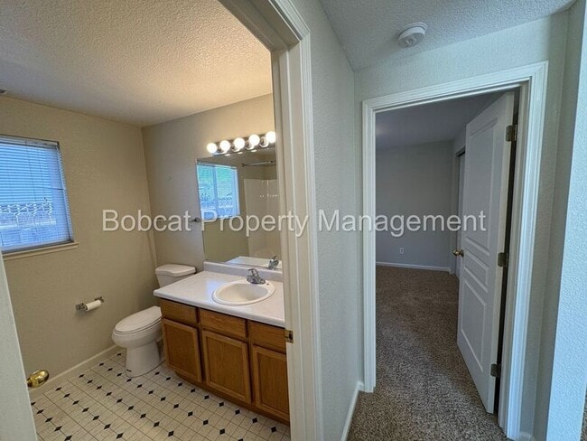 Building Photo - 532 Rawe Peak Dr