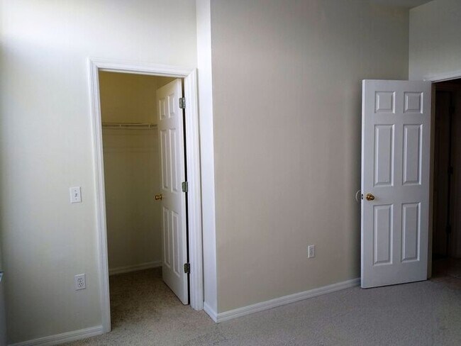 Building Photo - Single Family Home in Poinciana