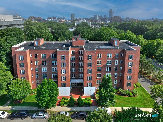 Building Photo - 7 4th St