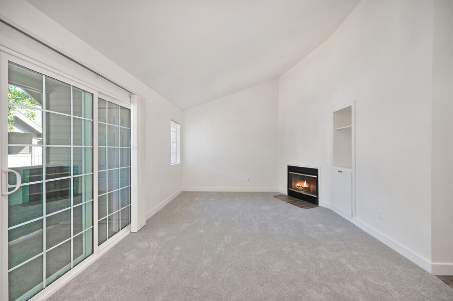 Living Room - Kent Place