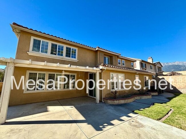 Building Photo - 7401 Roundhill Pl