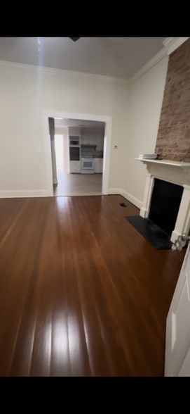 Livingroom - 2006 Cherry St