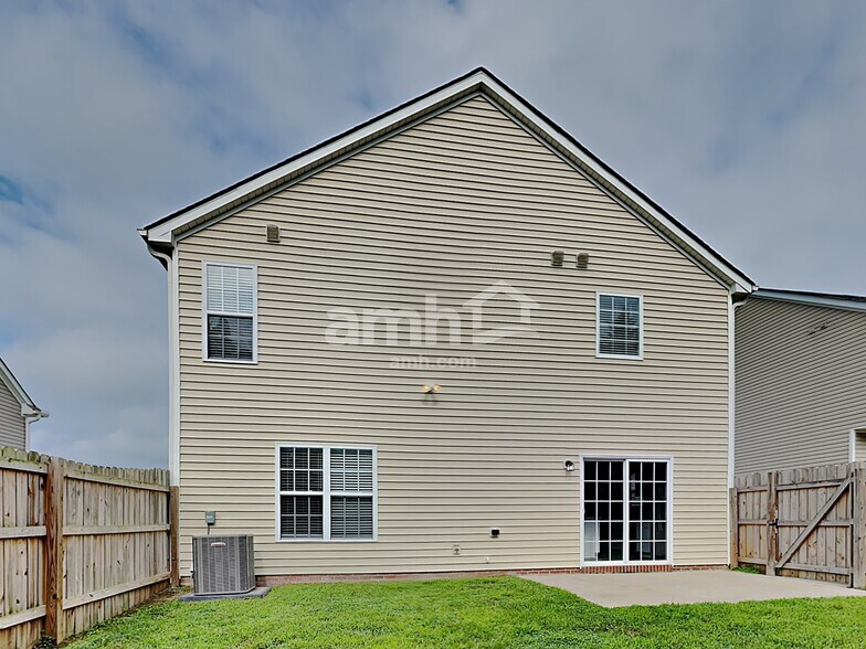 Building Photo - 1856 Planters Walk Dr