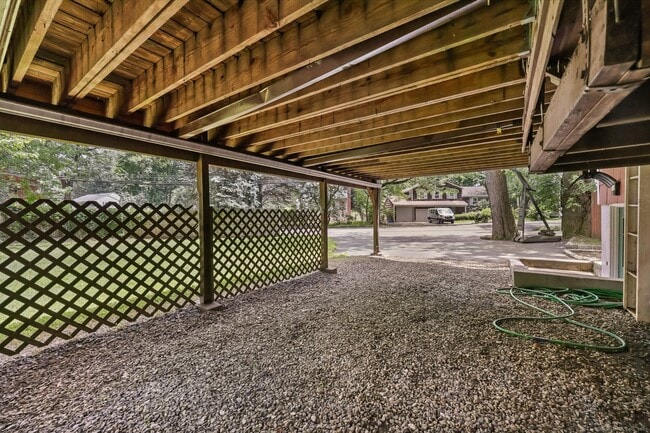 Building Photo - 21 Ferris Dr