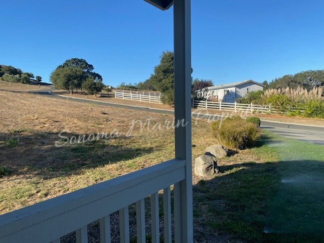 Building Photo - ~ Country Home ~ 2 Bedrooms & 2 Full Bathr...