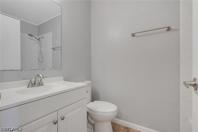Building Photo - 6085 Lakefront Dr