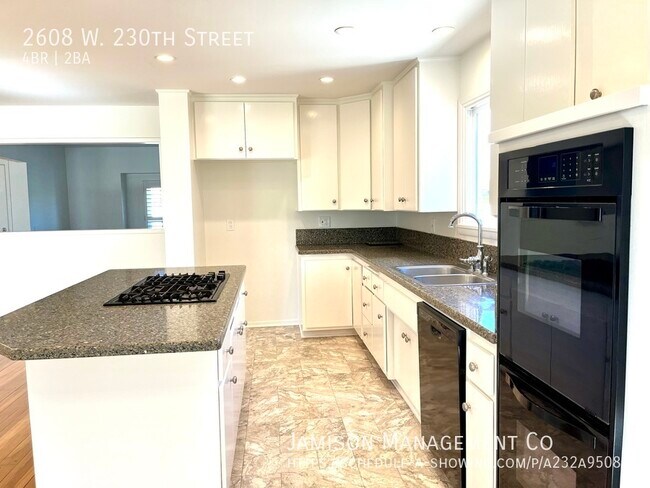 Building Photo - 2608 W 230th St