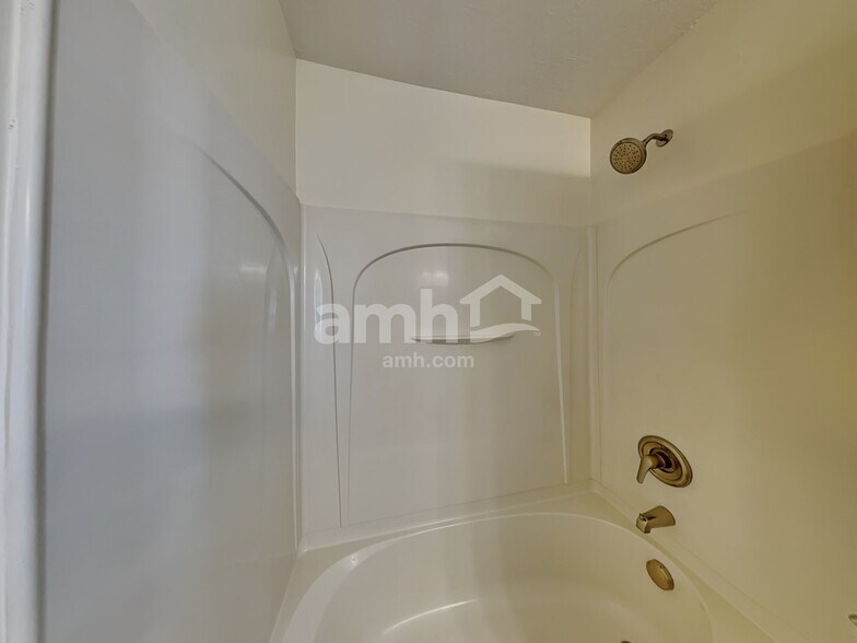 Building Photo - 5505 Windsor Ct