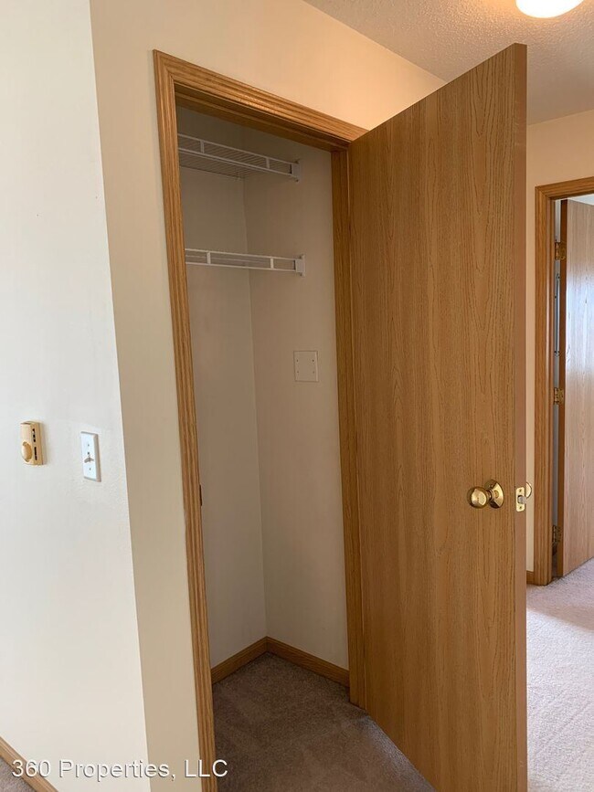 Building Photo - 4231 33rd Ave S