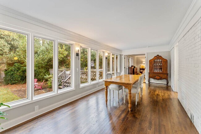 Building Photo - Spacious Briarcliff Woods home!!