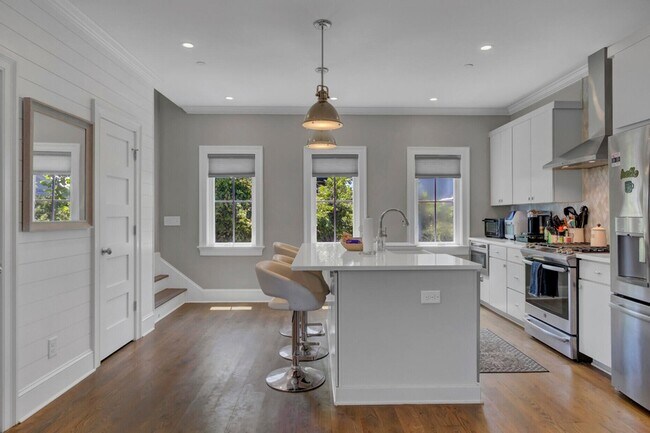 Building Photo - 315 Ashley Ave