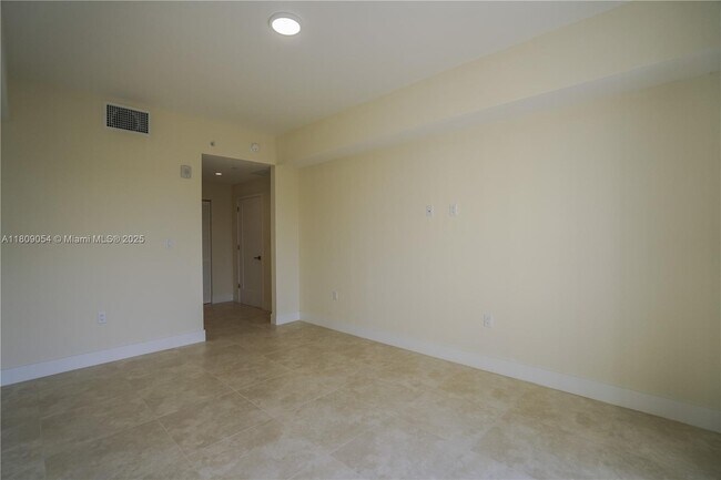 Building Photo - 1091 Galiano St