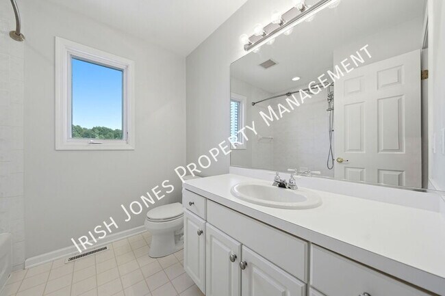 Building Photo - 109 Ashwood Ln