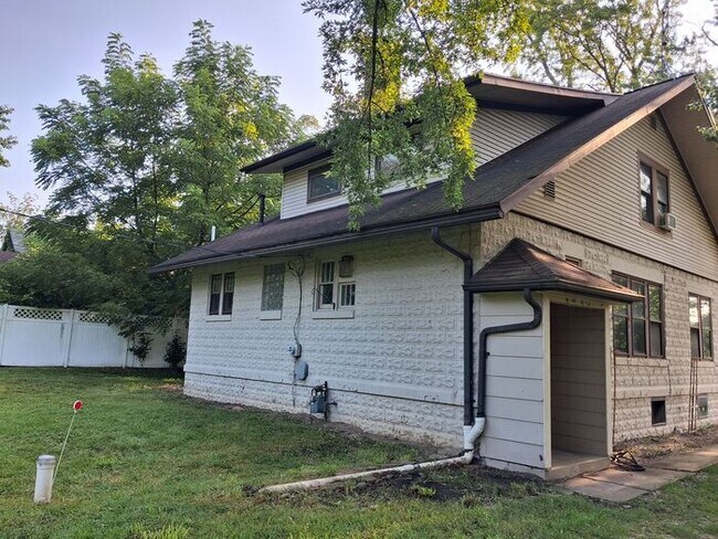 Building Photo - 4 bedroom home in Galien, MI