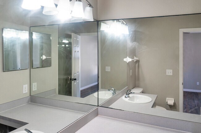 Building Photo - 1117 Peregrine St