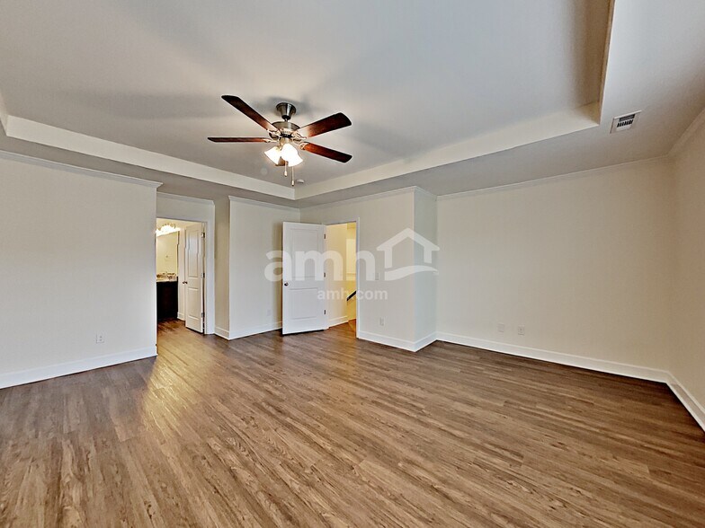Building Photo - 5258 Lake Maxwell Dr