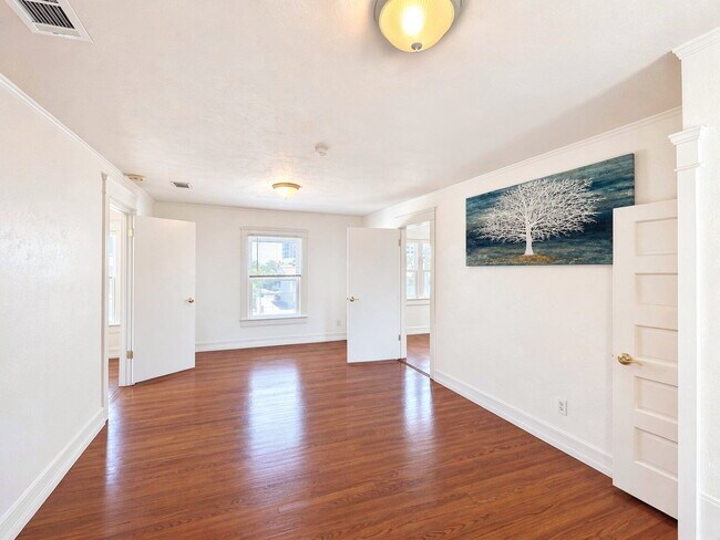 Building Photo - 2 bedroom, 1 bath in Daytona Beach