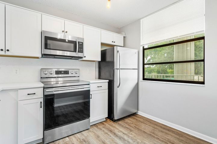 Building Photo - 3710 Whitehall Dr