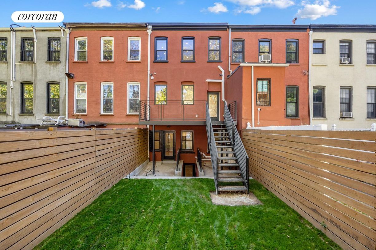 Building Photo - 933 Greene Ave